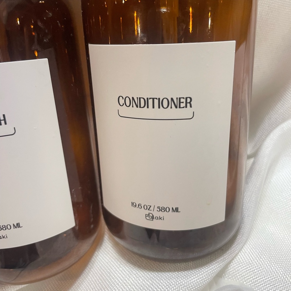 Shampoo, Body Wash & Conditioner Set . Empty bottles to place your products in. - Picture 6 of 6